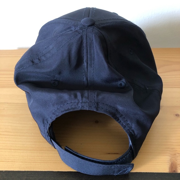 KPMG Navy Blue Adjustable Men’s Golf Hat Like New - Picture 2 of 4